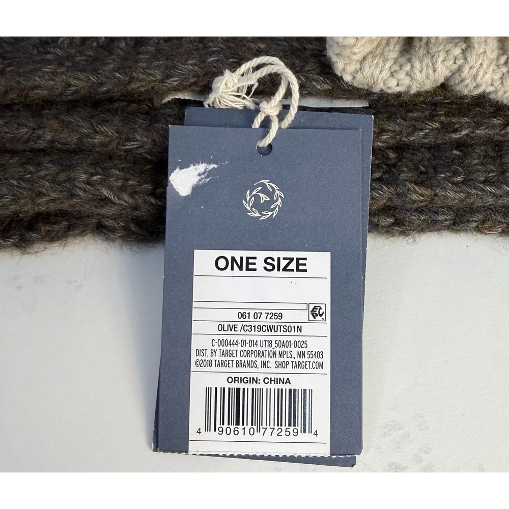Bundle All NWT (2) Frye & Co Cable Knit Pom Beanies Hats, Universal Thread Scarf - Picture 12 of 14